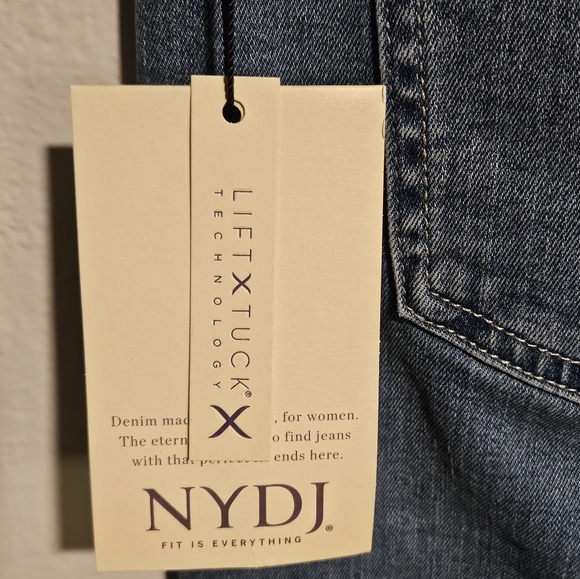 NYDJ Breilla Roll Cuff Shorts - Picture 9 of 11